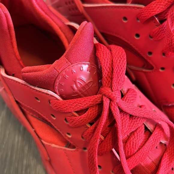 NIKE - Huarache - RED - Picture 3 of 4